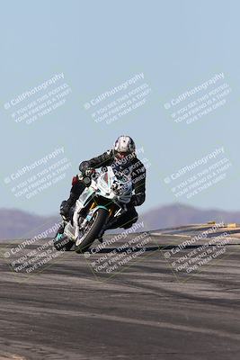 media/Dec-07-2025-CVMA (Sun) [[3e7d2de5dc]]/Race 7-Formula Lightweight Twins Shootout/